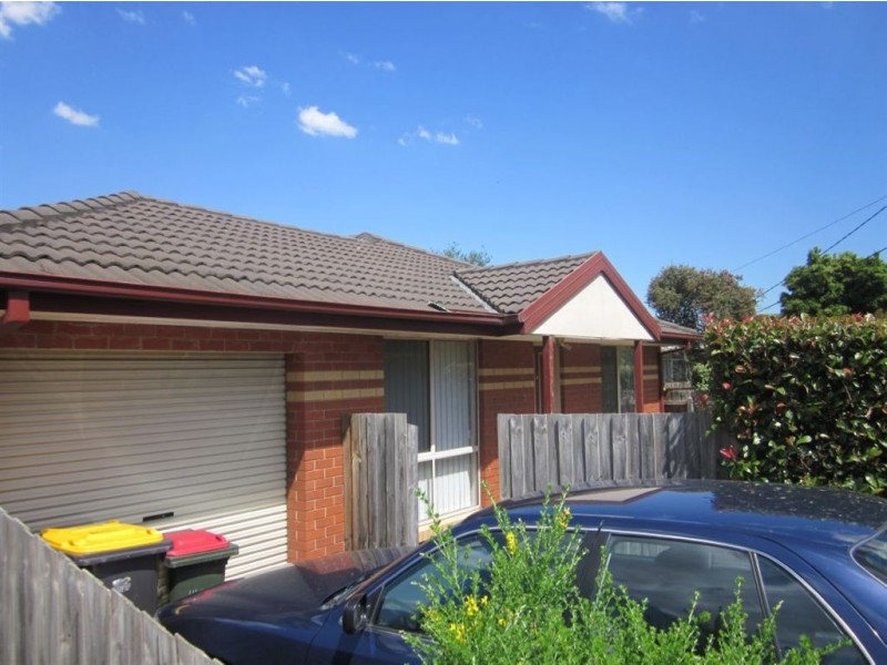 1/8 Irwin Street, Clayton VIC 3168