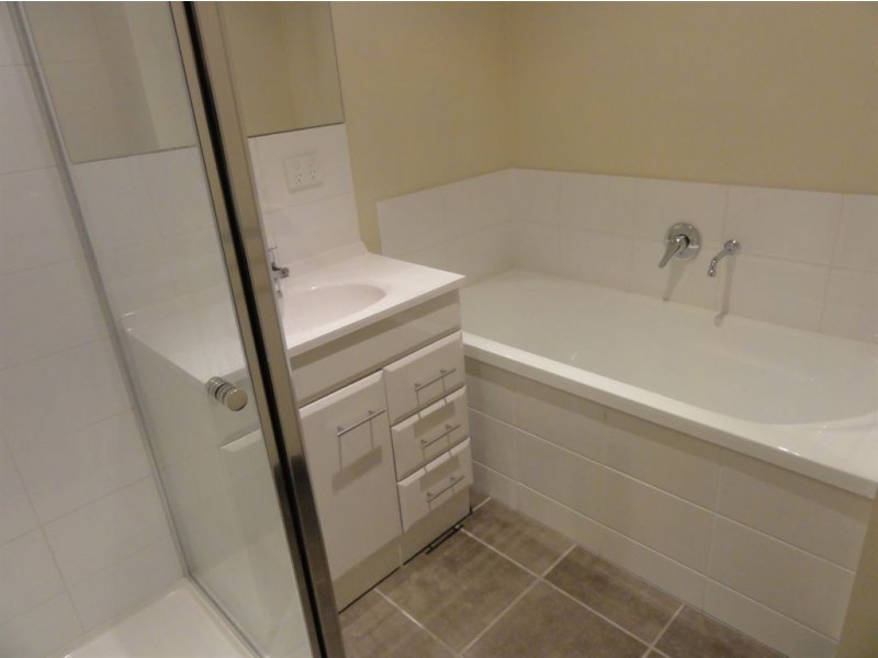 16/27-29 Golden Grove, Springvale South VIC 3172