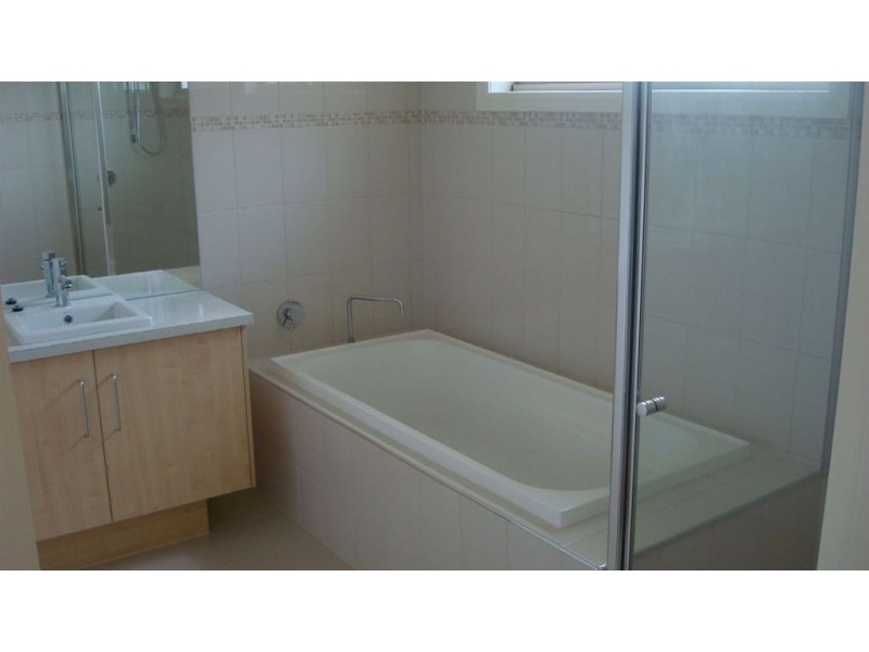 2/354 Haughton Road, Clayton VIC 3168