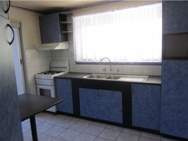 5 Narrumburn Road, Clayton South VIC 3169