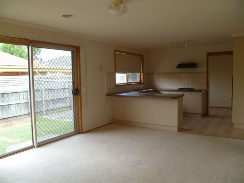 5 Cooma Court, Berwick VIC 3806