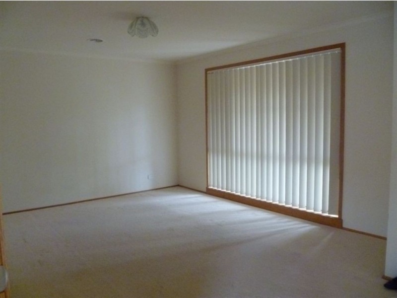 5 Cooma Court, Berwick VIC 3806