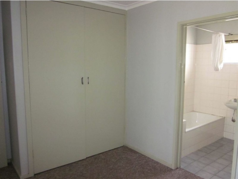 4/2B Nullawil St, Springvale VIC 3171