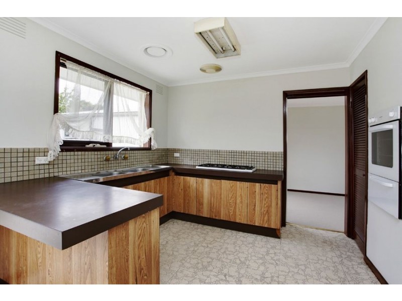 6 Jarvis Crescent, Dandenong North VIC 3175