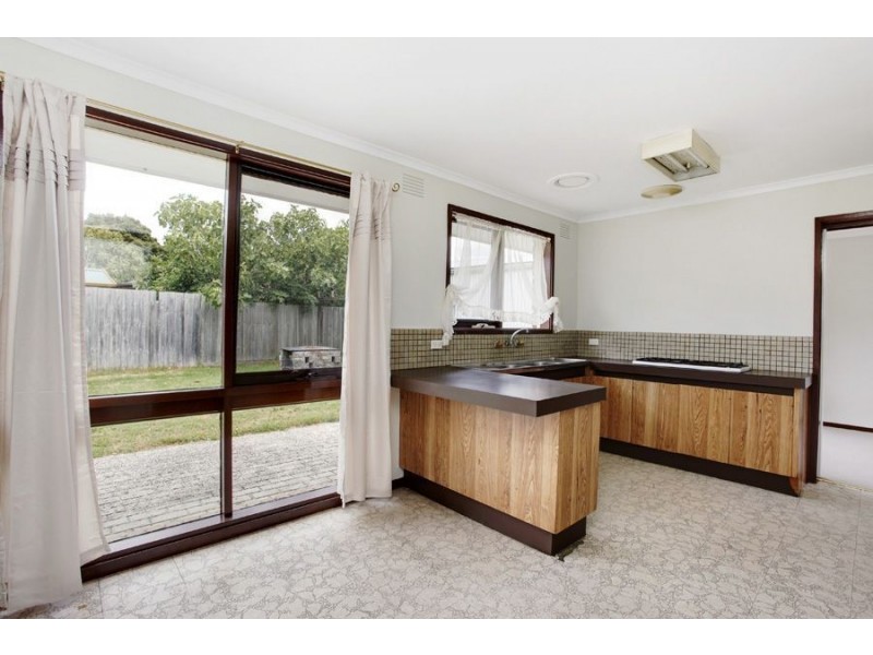 6 Jarvis Crescent, Dandenong North VIC 3175