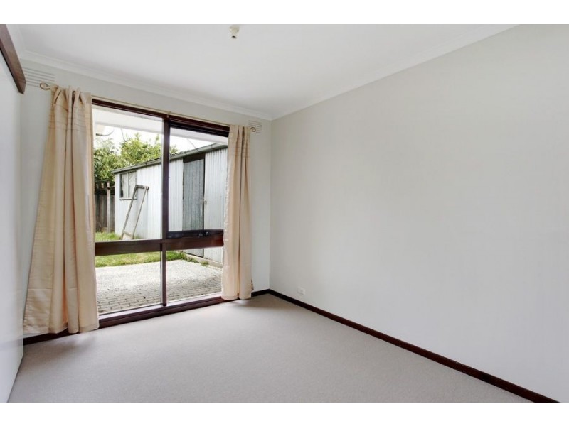 6 Jarvis Crescent, Dandenong North VIC 3175