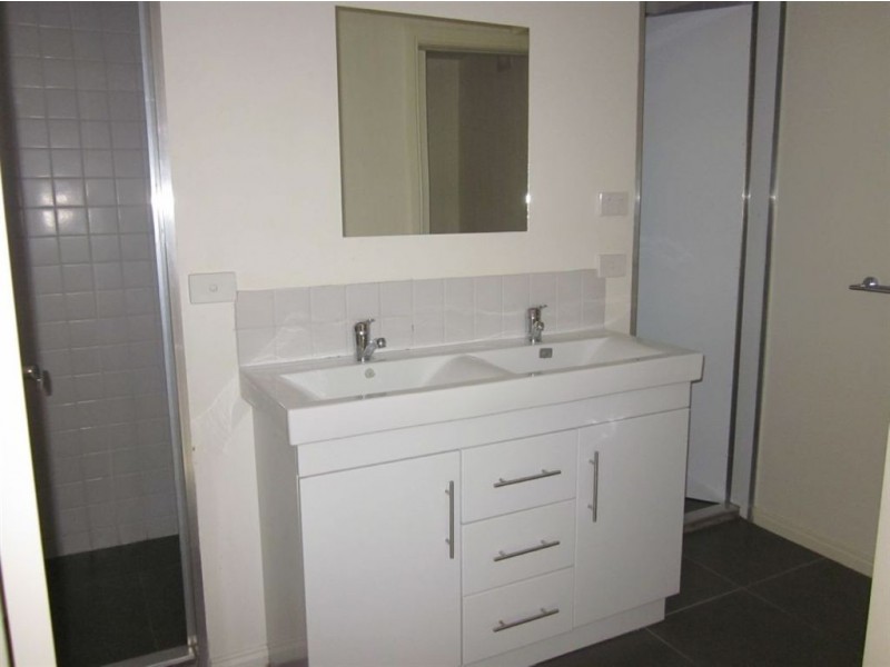 4/2 Irwin Street, Clayton VIC 3168