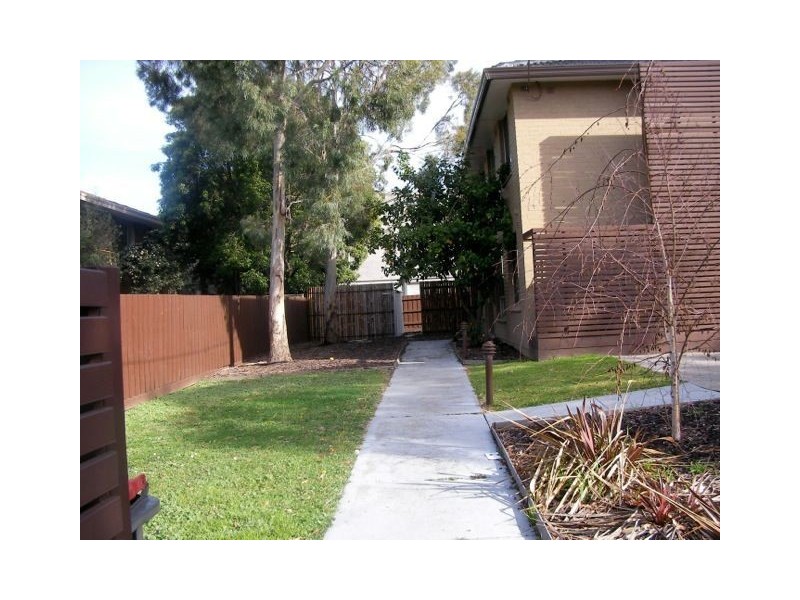 4/10 Bettina Street, Clayton VIC 3168