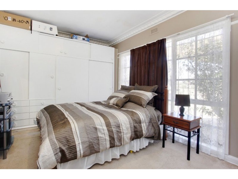 1 Rayhur Street, Clayton South VIC 3169