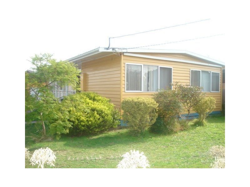27 Koonawarra Street, Clayton VIC 3168