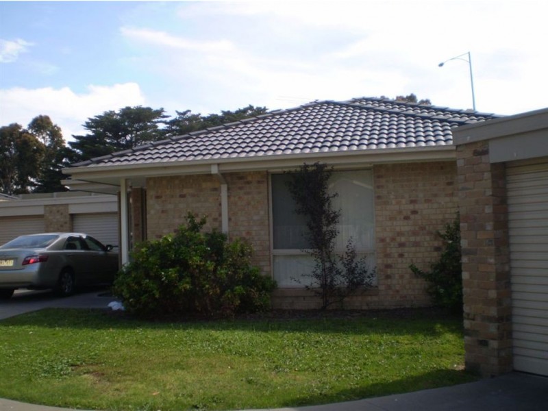 2/5 Norham Court, Berwick VIC 3806