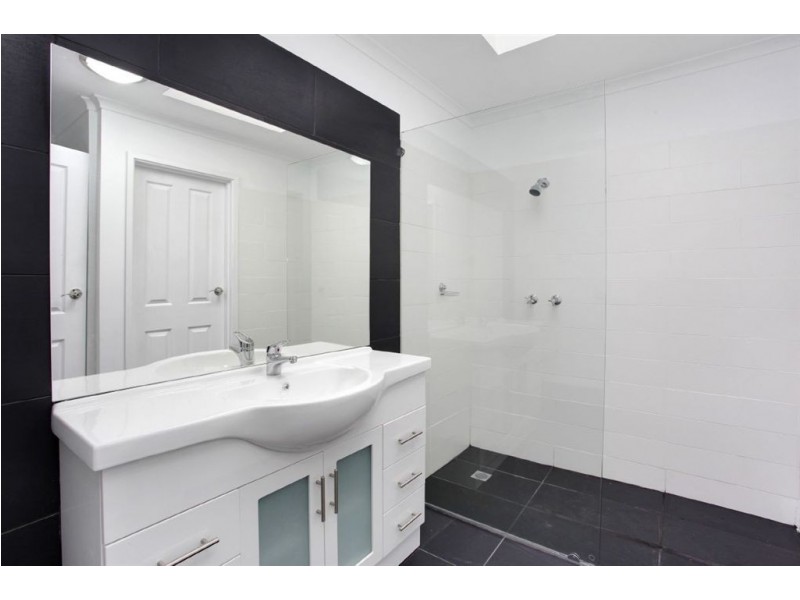 1/15 Oakes Avenue, Clayton South VIC 3169