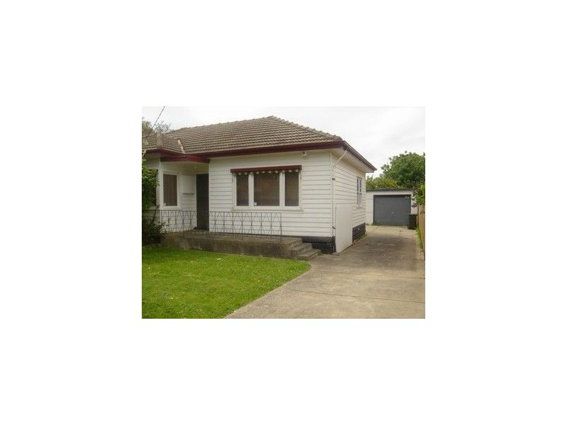 16 Madeleine Road, Clayton VIC 3168