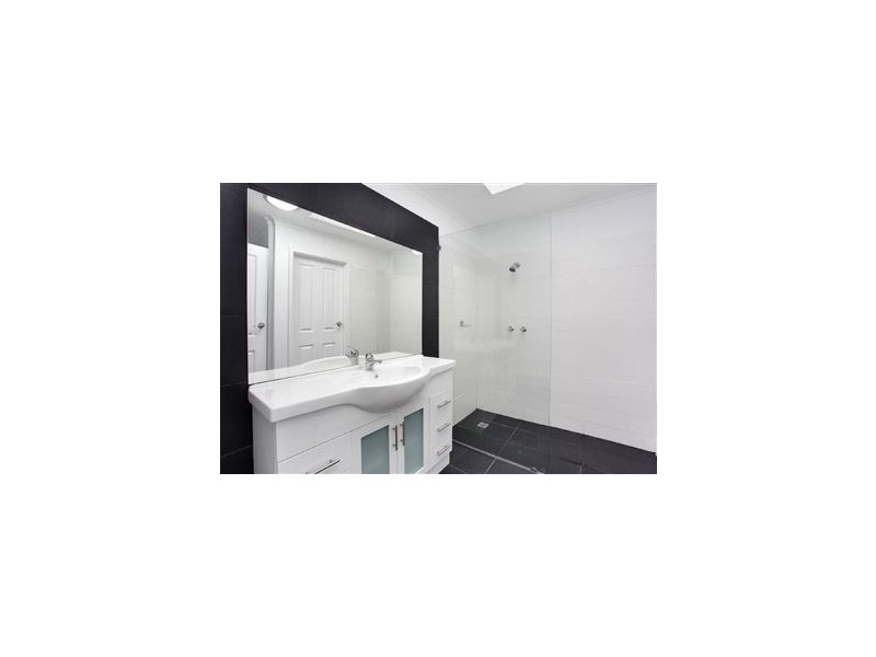 1/15 Oakes Avenue, Clayton South VIC 3169