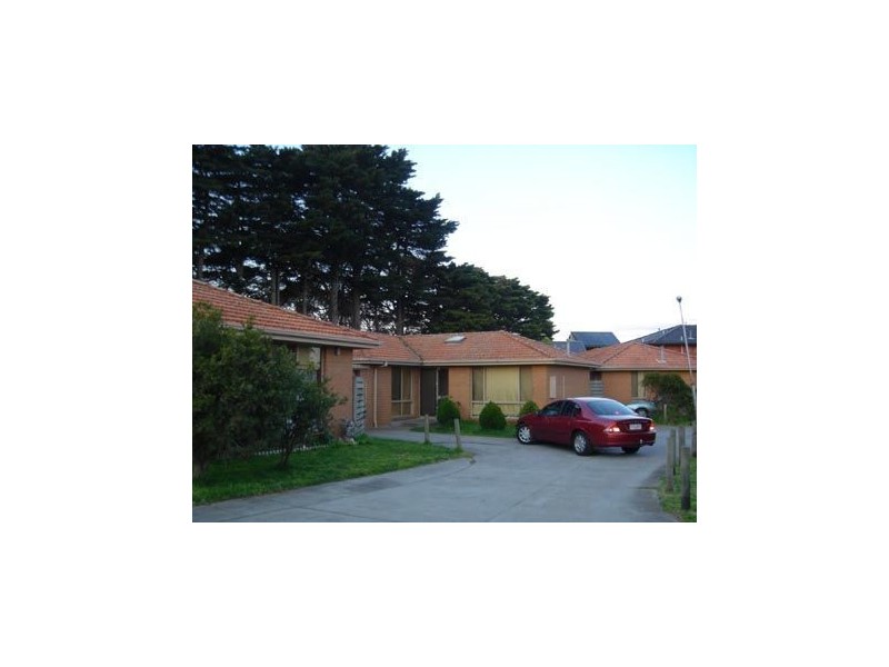 2/2 Cunningham Place, Oakleigh South VIC 3167