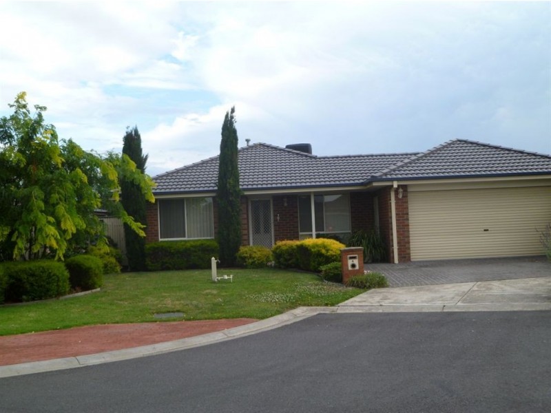 4 Sarah Louise Place, Berwick VIC 3806