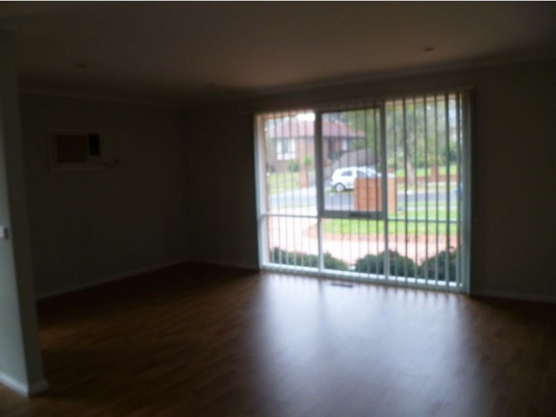 1/38 Blackwood Drive, Narre Warren VIC 3805