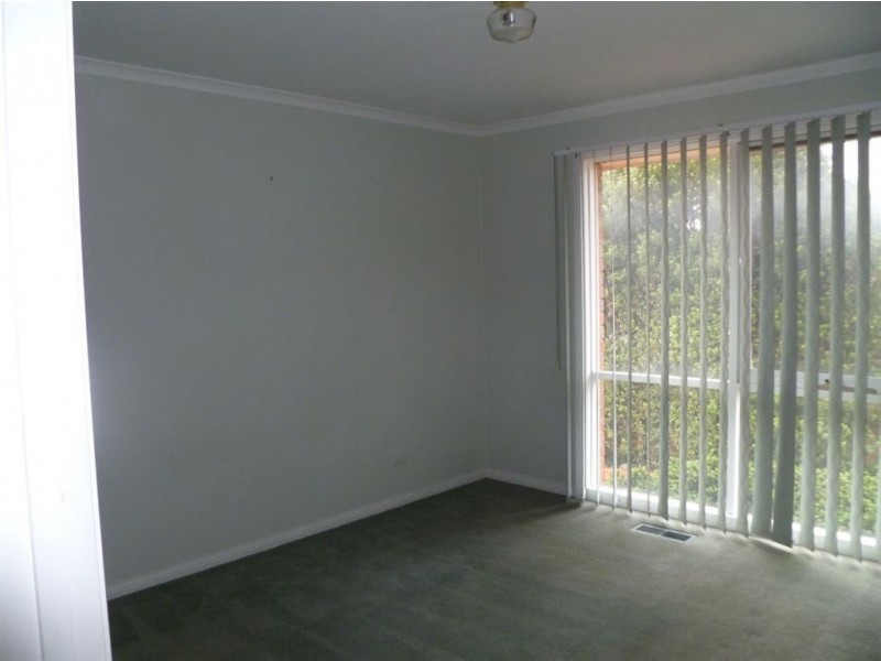 1/38 Blackwood Drive, Narre Warren VIC 3805