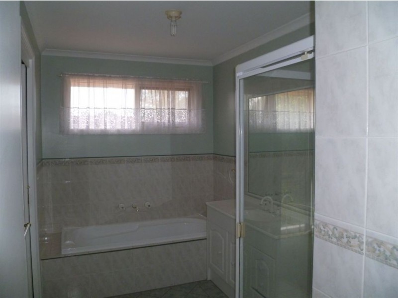 1/38 Blackwood Drive, Narre Warren VIC 3805