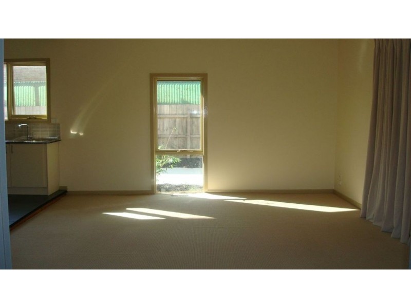 1/16 Black Street, Oakleigh East VIC 3166