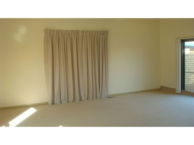 1/16 Black Street, Oakleigh East VIC 3166