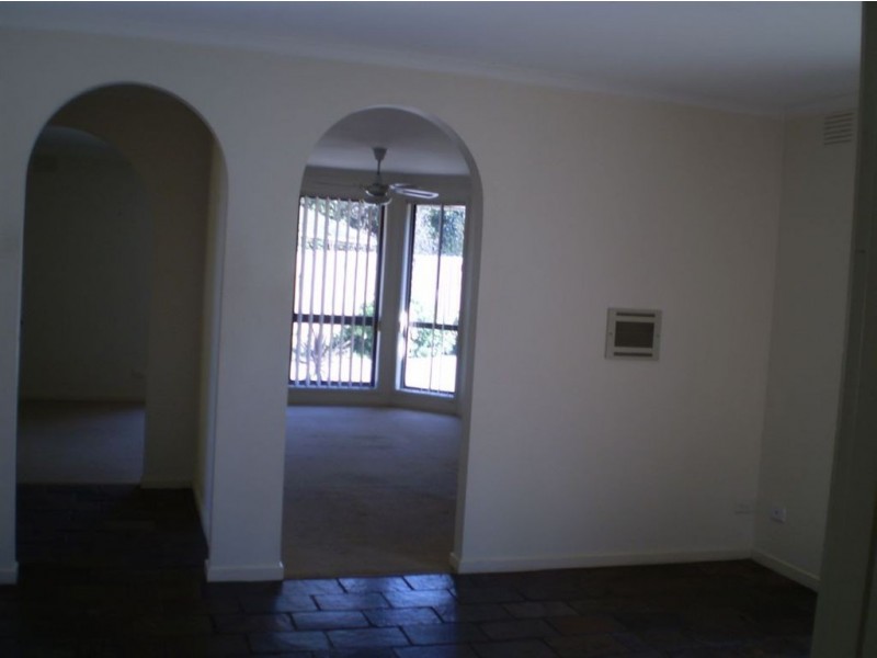 1/5 Norham Court, Berwick VIC 3806