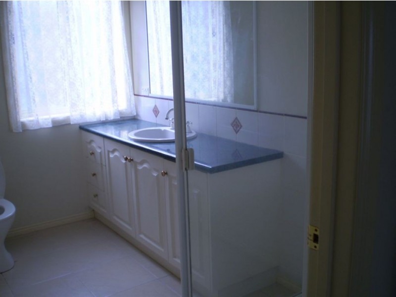 42 Cobblestone Avenue, Narre Warren South VIC 3805