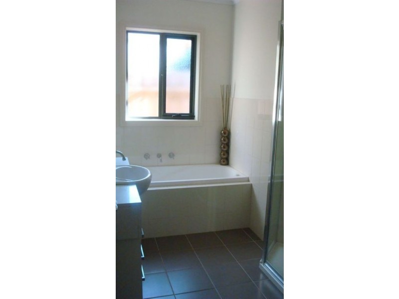 2/85 Ormond Road, Clayton VIC 3168