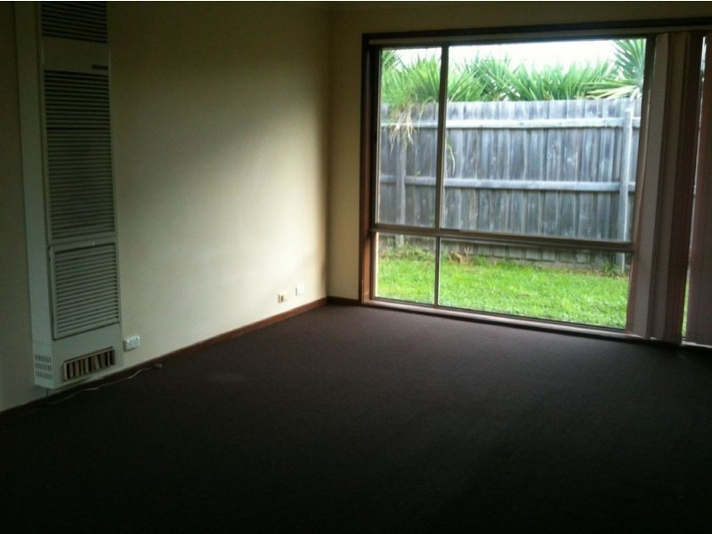 2/2 Cunningham Place, Oakleigh South VIC 3167