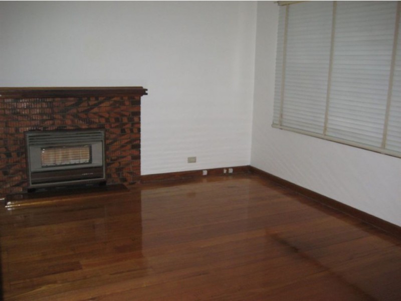 17 Stewart Road, Oakleigh East VIC 3166