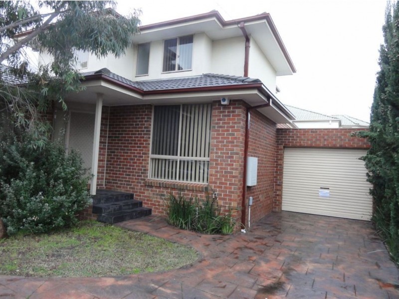 2/8 Manatunga Street, Clayton VIC 3168