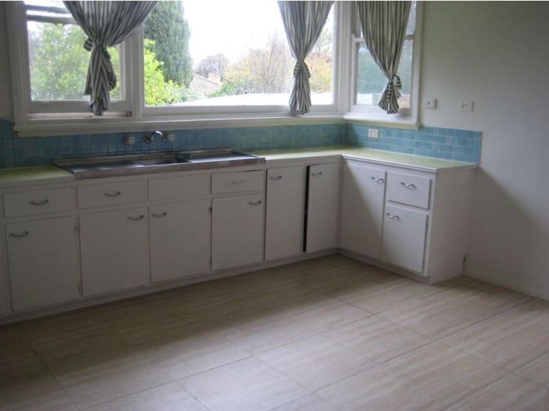 38 Kirstina Road, Glen Waverley VIC 3150