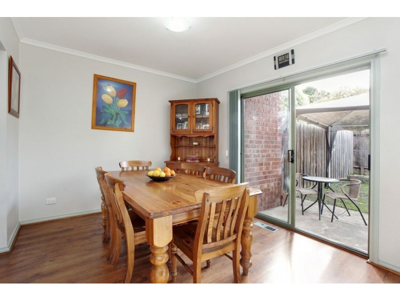 2/20 Dover Street, Oakleigh East VIC 3166