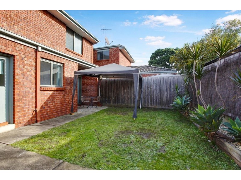 2/20 Dover Street, Oakleigh East VIC 3166