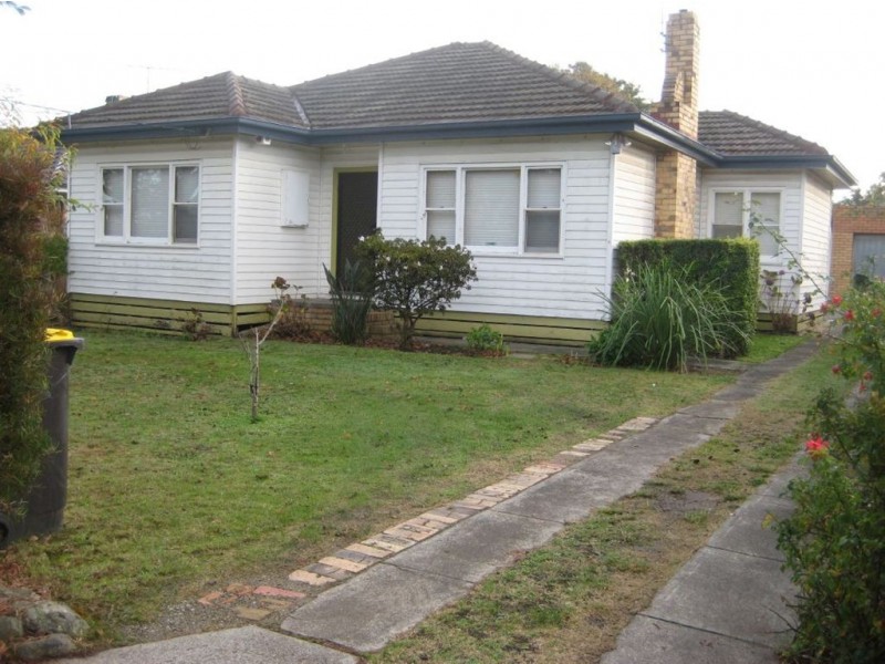 17 Stewart Road, Oakleigh East VIC 3166