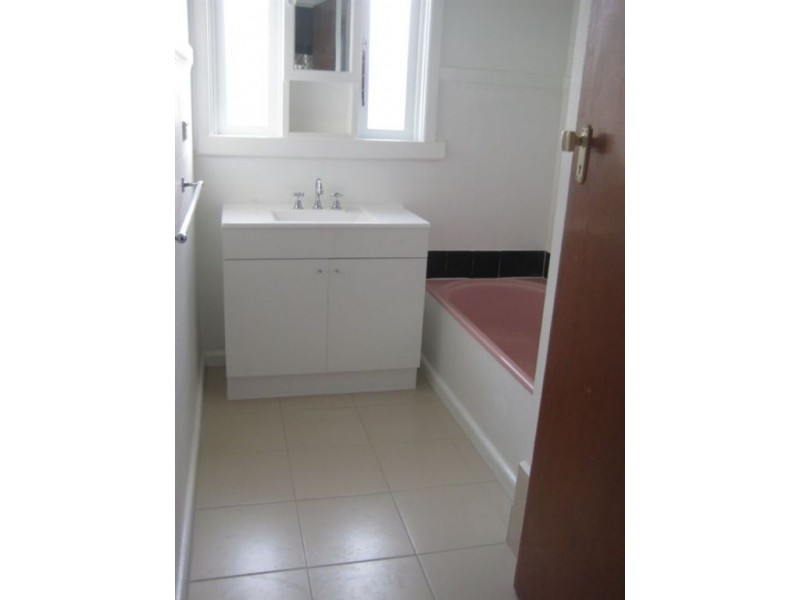 17 Stewart Road, Oakleigh East VIC 3166