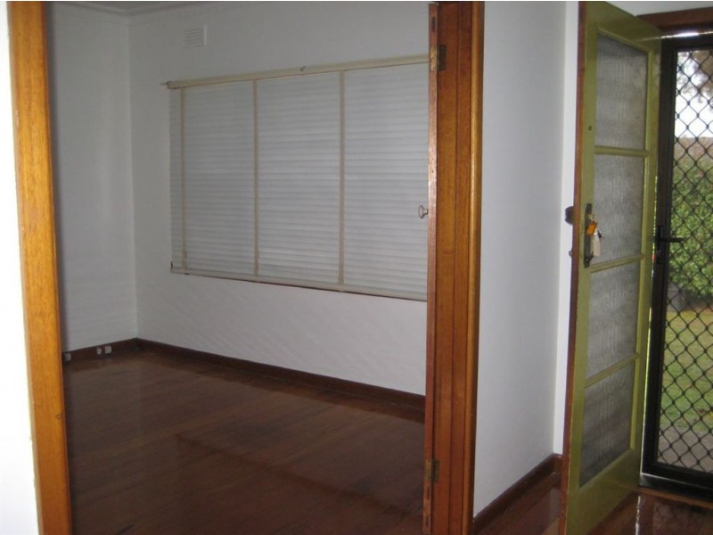 17 Stewart Road, Oakleigh East VIC 3166