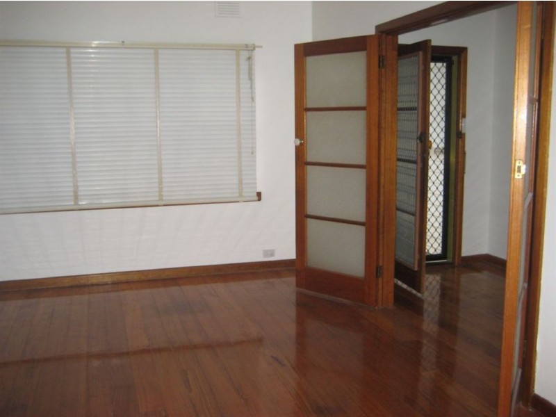 17 Stewart Road, Oakleigh East VIC 3166