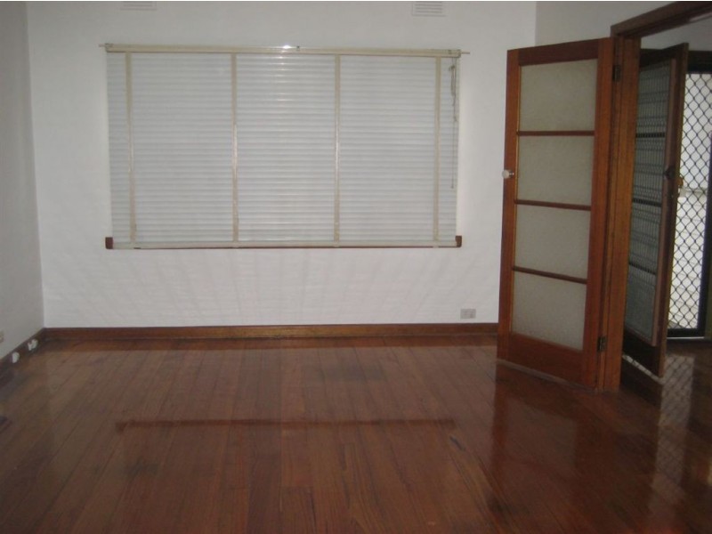 17 Stewart Road, Oakleigh East VIC 3166