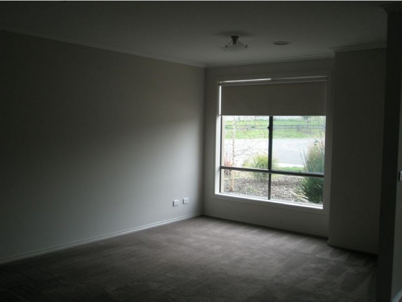 14 Pipetrack Circuit, Cranbourne East VIC 3977