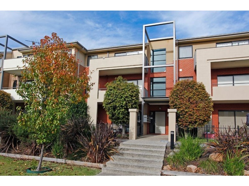 2 Greenfield Drive, Clayton VIC 3168