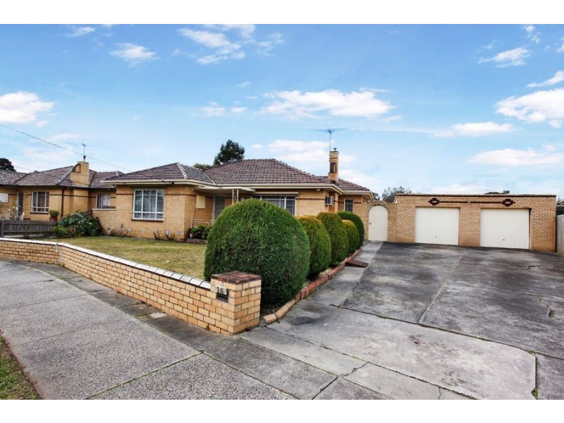 16 Alfred Grove, Oakleigh East VIC 3166