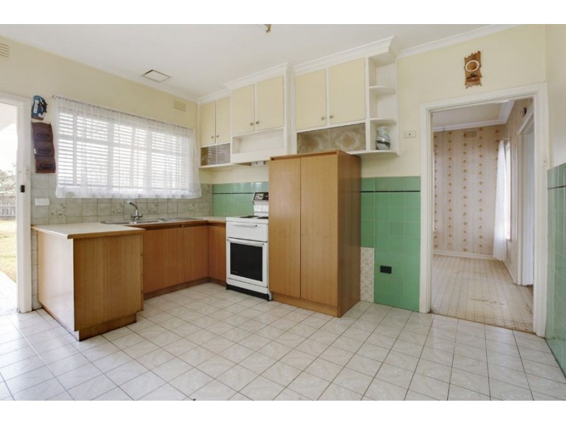 16 Alfred Grove, Oakleigh East VIC 3166