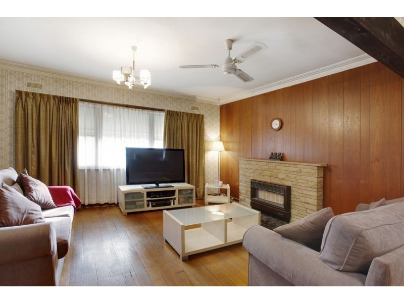 8 Harlington Street, Clayton VIC 3168