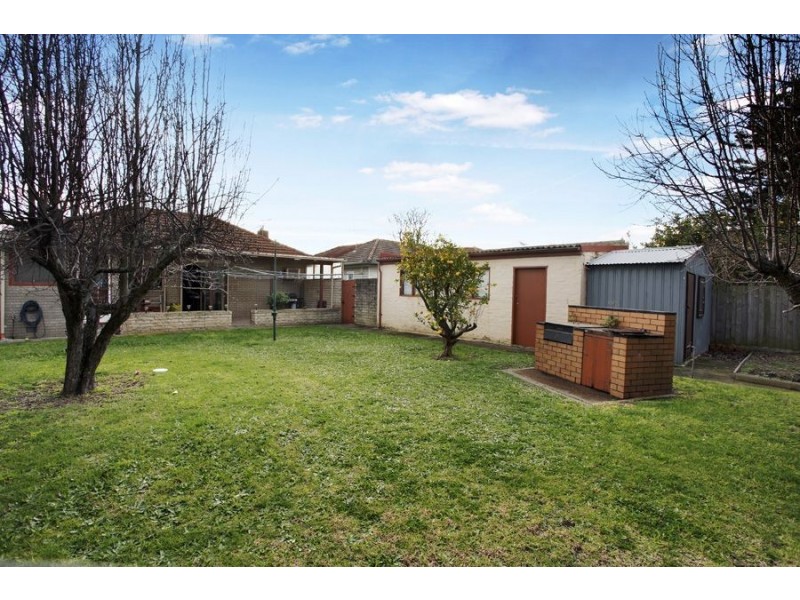 8 Harlington Street, Clayton VIC 3168