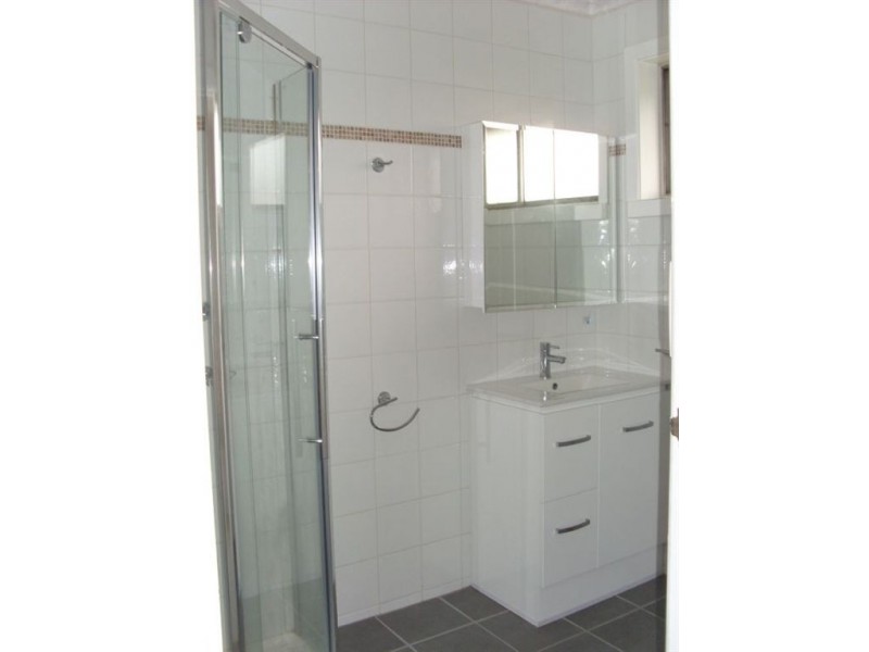 2/4 Waverley Road, Chadstone VIC 3148