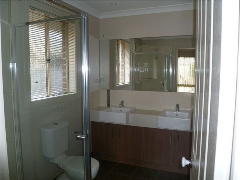 79 Thunderbolt Drive, Cranbourne East VIC 3977