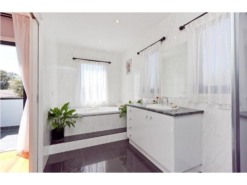 15 Derring Lane, Cheltenham VIC 3192