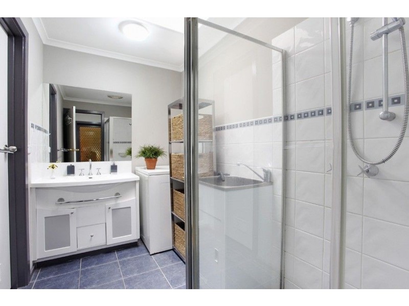 2/5 Burton Avenue, Clayton VIC 3168