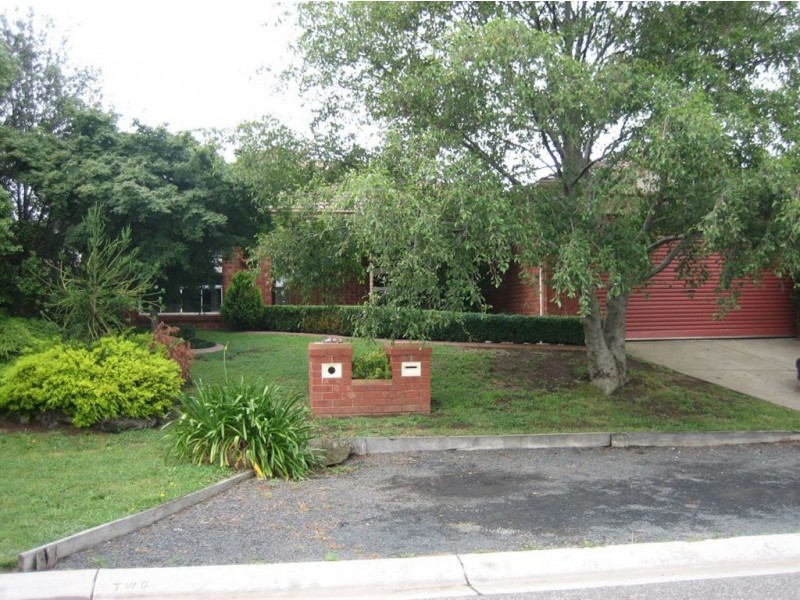 21 Claremont Glen, Berwick VIC 3806
